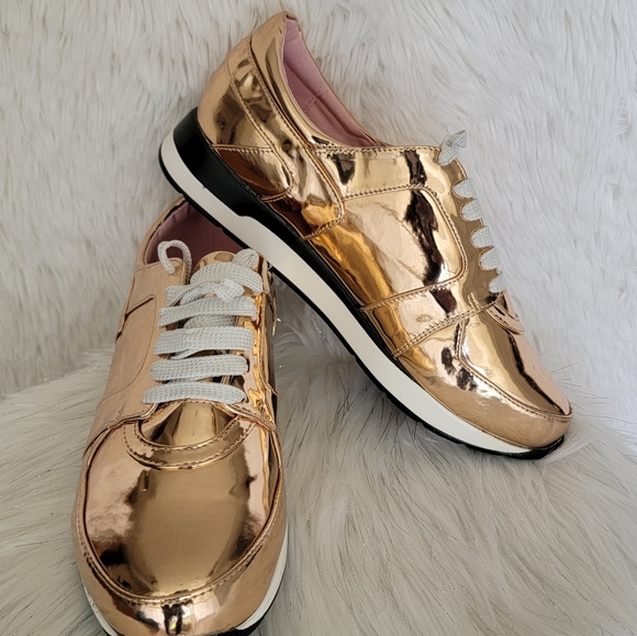 New Penny loves Kenny Metallic Gold Sneakers - Picture 3 of 7